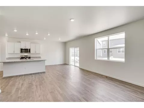 810 Crest St, Lochbuie, CO 80603 photo 5