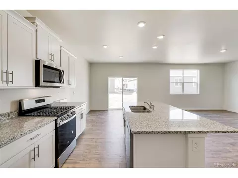 810 Crest St, Lochbuie, CO 80603 photo 11