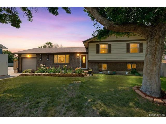 4725 Topeka Ct, Denver, CO 80239