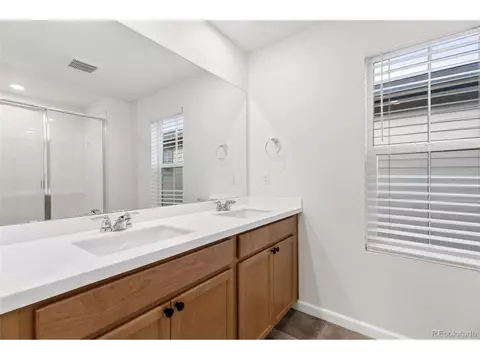 Bath - 23920 E 34th Ave, Aurora, CO 80019 photo 3 of 4