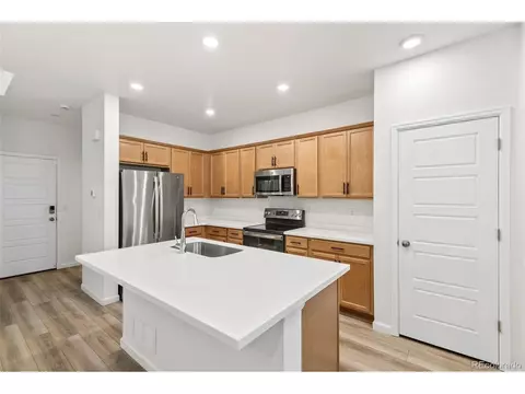 Kitchen - 23920 E 34th Ave, Aurora, CO 80019 photo 1 of 5