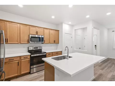 Kitchen - 23920 E 34th Ave, Aurora, CO 80019 photo 3 of 5