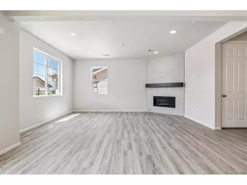 24534 E 37th Ave, Aurora, CO 80019 photo 2