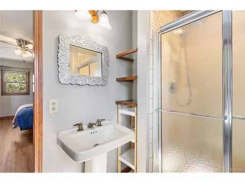 Bath - 356 Spring Valley Dr, Divide, CO 80814 photo 2 of 6