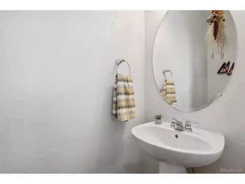 27501 E 7th Dr, Aurora, CO 80018 photo 7