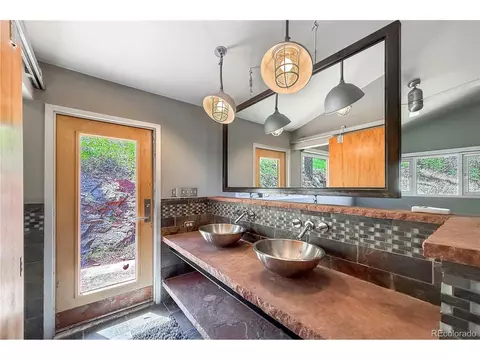 Bath - 6709 Olde Stage Rd, Boulder, CO 80302 photo 1 of 4