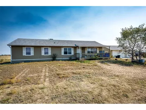 100 S Manila Rd, Bennett, CO 80102