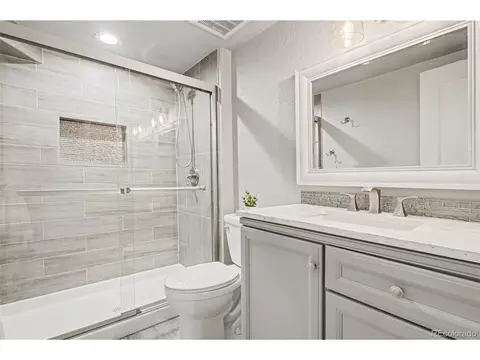 Bath - 25404 E 2nd Ave, Aurora, CO 80018 photo 4 of 4
