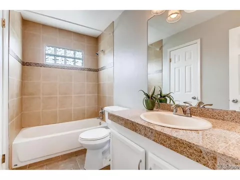 87 Macon Ct, Aurora, CO 80010 photo 18