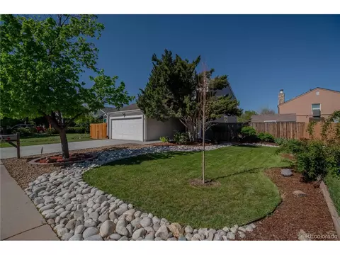 87 Macon Ct, Aurora, CO 80010 photo 2