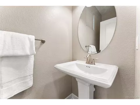9076 E 37th Ave, Denver, CO 80238 photo 12