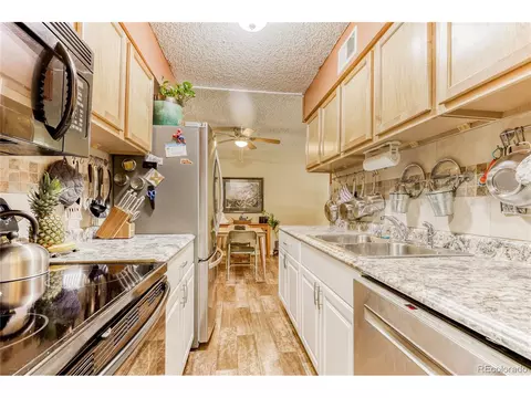 309 E Highline Cir #101, Centennial, CO 80122 photo 2