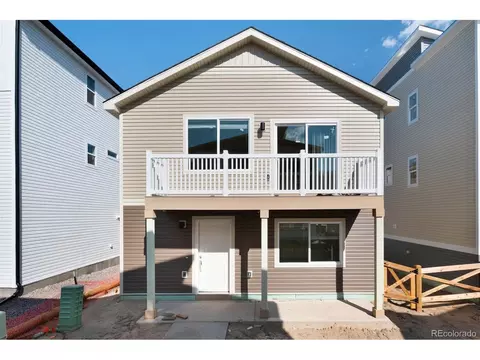 46510 Avery Ln, Bennett, CO 80102