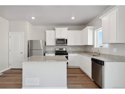 7414 Crystal Ave, Frederick, CO 80530 photo 2