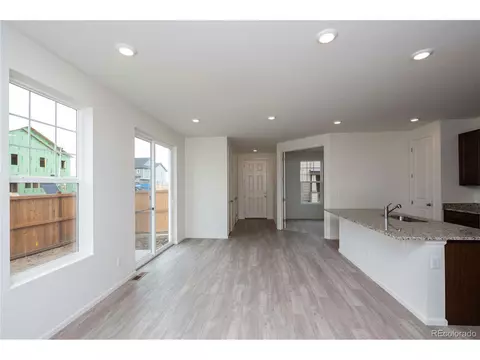 28462 E 6th Pl, Aurora, CO 80018 photo 3