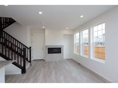 28462 E 6th Pl, Aurora, CO 80018 photo 6