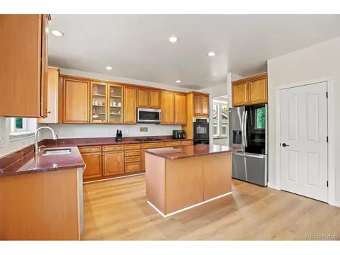 Kitchen - 25411 E Indore Dr, Aurora, CO 80016 photo 2 of 6