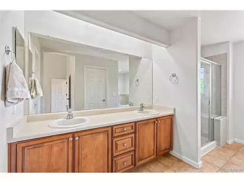 Bath - 25411 E Indore Dr, Aurora, CO 80016 photo 3 of 5