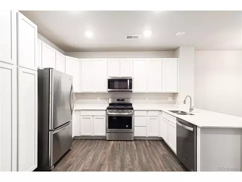 Kitchen - 14883 E Belleview Dr, Aurora, CO 80015 photo 2 of 3
