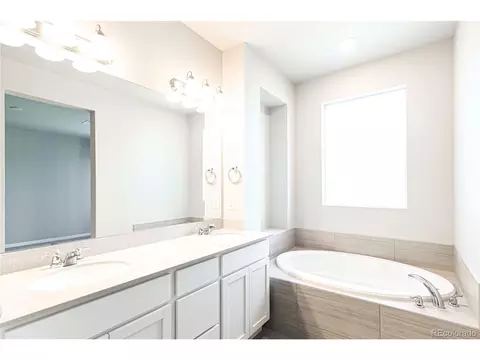 Bath - 14883 E Belleview Dr, Aurora, CO 80015 photo 2 of 5
