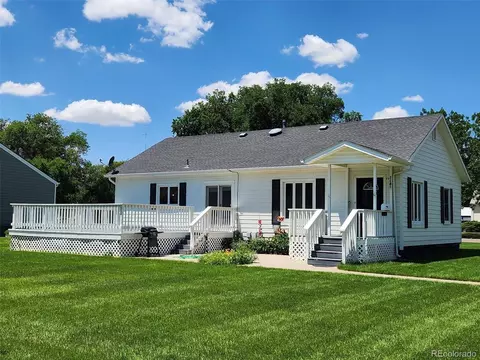 623 Walnut St, Julesburg, CO 80737