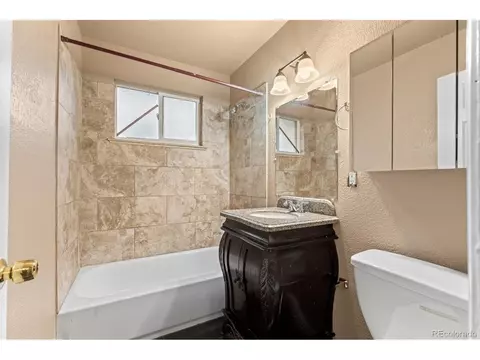 Bath - 5085 E 34th Ave, Denver, CO 80207 photo 1 of 3