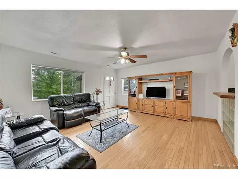 1211 Del Mar Pkwy, Aurora, CO 80010