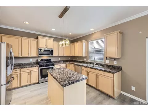 25090 E 3rd Pl, Aurora, CO 80018 photo 10