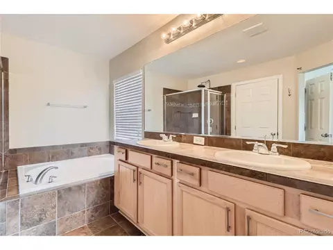 25090 E 3rd Pl, Aurora, CO 80018 photo 22