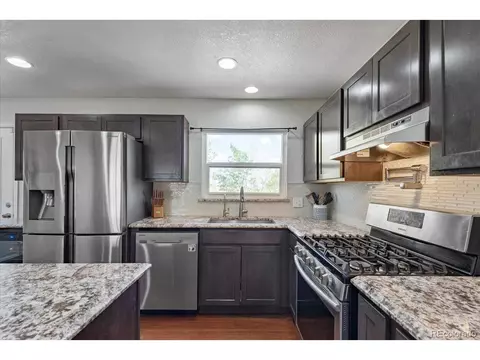 110 Cleveland Ct, Bennett, CO 80102 photo 9