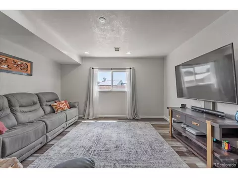 110 Cleveland Ct, Bennett, CO 80102 photo 16