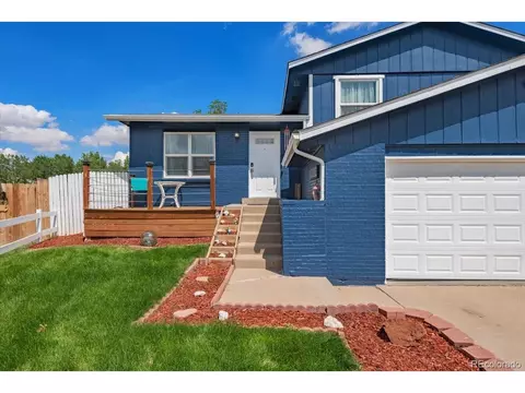 110 Cleveland Ct, Bennett, CO 80102 photo 3