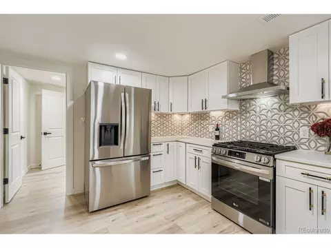 2602 Jasmine St, Denver, CO 80207 photo 4