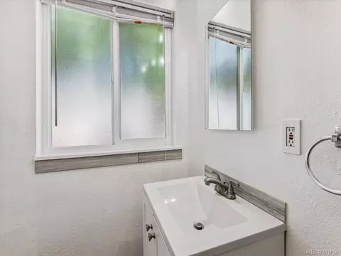 2000 S Hooker Cir, Denver, CO 80219 photo 8