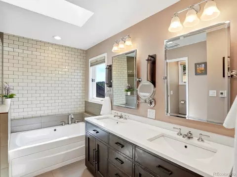 Bath - 8550 S Mariposa Dr, Morrison, CO 80465 photo 2 of 4