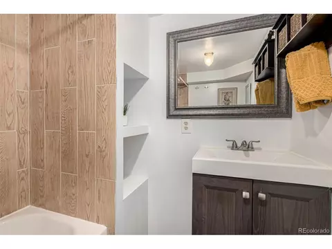 Bath - Undisclosed, Westminster, CO 80030 photo 2 of 3