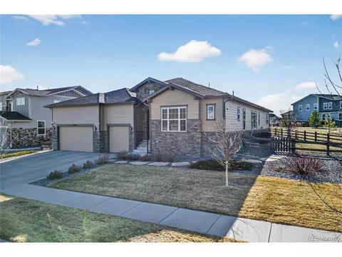 27560 E Lakeview Dr, Aurora, CO 80016 photo 2