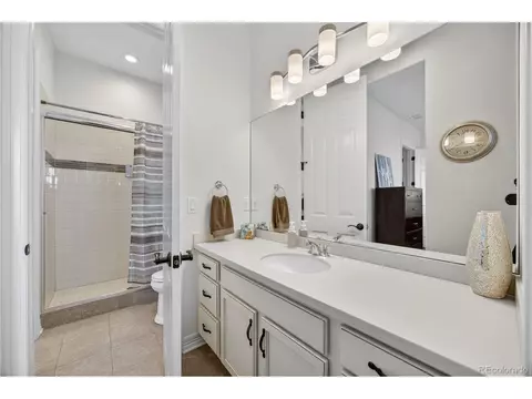 27560 E Lakeview Dr, Aurora, CO 80016 photo 6
