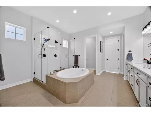 27560 E Lakeview Dr, Aurora, CO 80016 photo 32