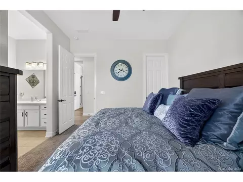 27560 E Lakeview Dr, Aurora, CO 80016 photo 8