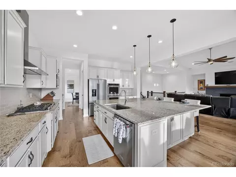 27560 E Lakeview Dr, Aurora, CO 80016 photo 17