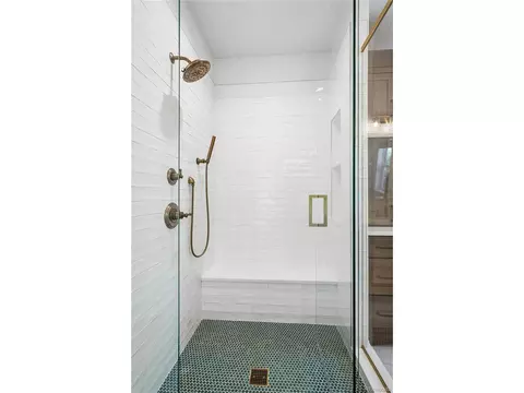 Bath - 9052 E 35th Ave, Denver, CO 80238 photo 5 of 8