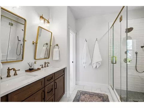 Bath - 9052 E 35th Ave, Denver, CO 80238 photo 3 of 8