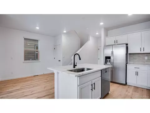 22544 E 6th Pl, Aurora, CO 80018 photo 9