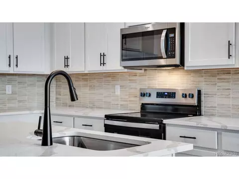 22544 E 6th Pl, Aurora, CO 80018 photo 11