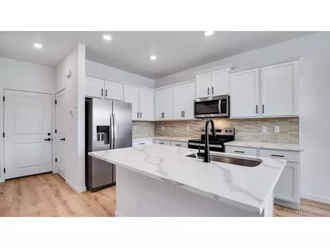 22544 E 6th Pl, Aurora, CO 80018 photo 6