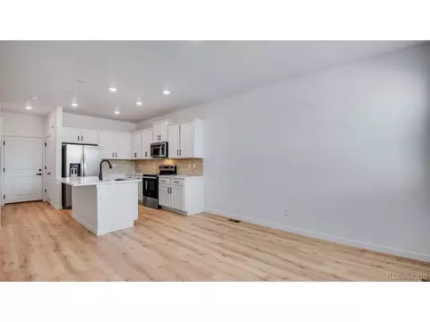 22544 E 6th Pl, Aurora, CO 80018 photo 4