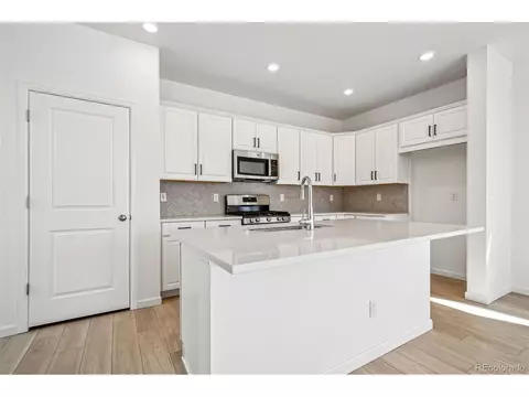 3315 N Coolidge Way, Aurora, CO 80019 photo 9