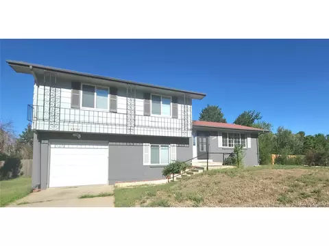 4804 Scranton Ct, Denver, CO 80239 photo 2
