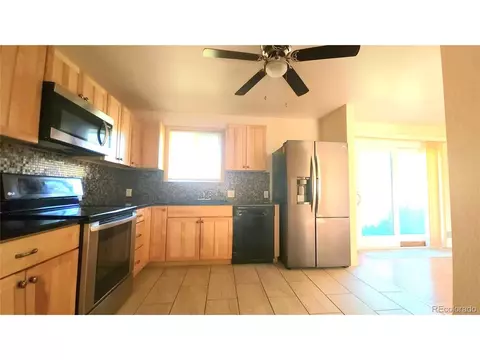 4804 Scranton Ct, Denver, CO 80239 photo 8